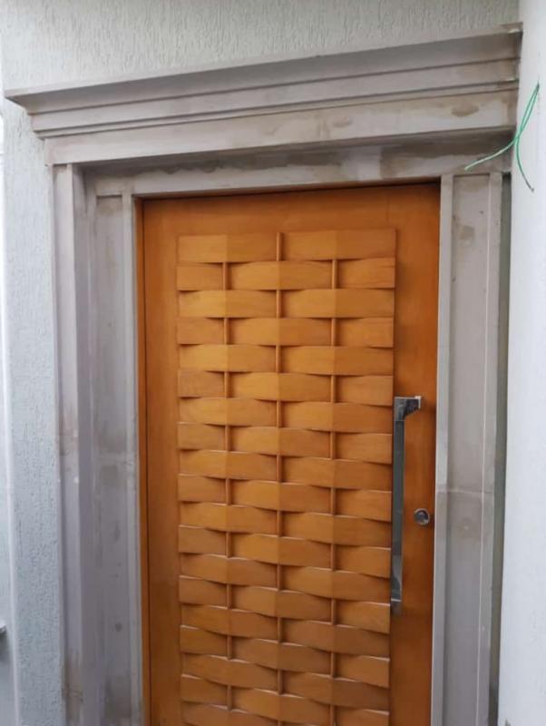 Moldura isopor porta