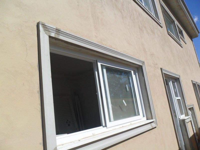 Molduras de cimento para janelas e portas